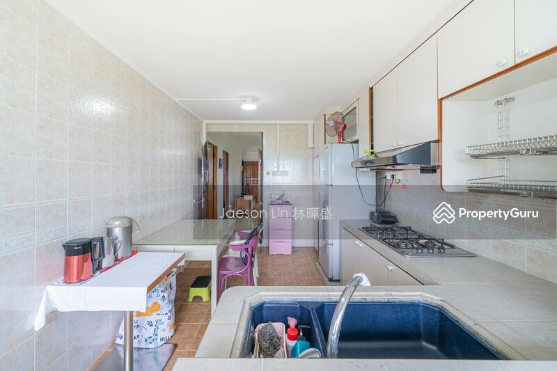 HDB Flat for Sale, 215 Serangoon Avenue 4, SGD 528,000 | 99-year lease