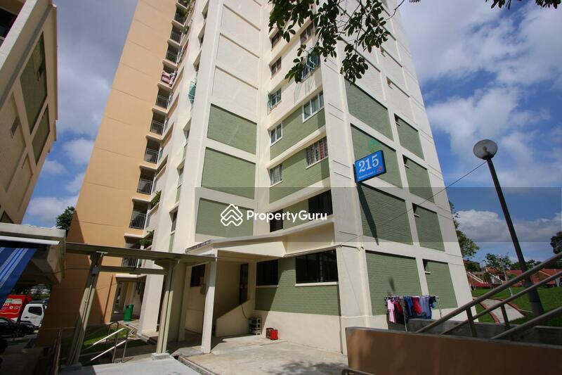 HDB Flat for Sale, 215 Serangoon Avenue 4, SGD 528,000 | 99-year lease