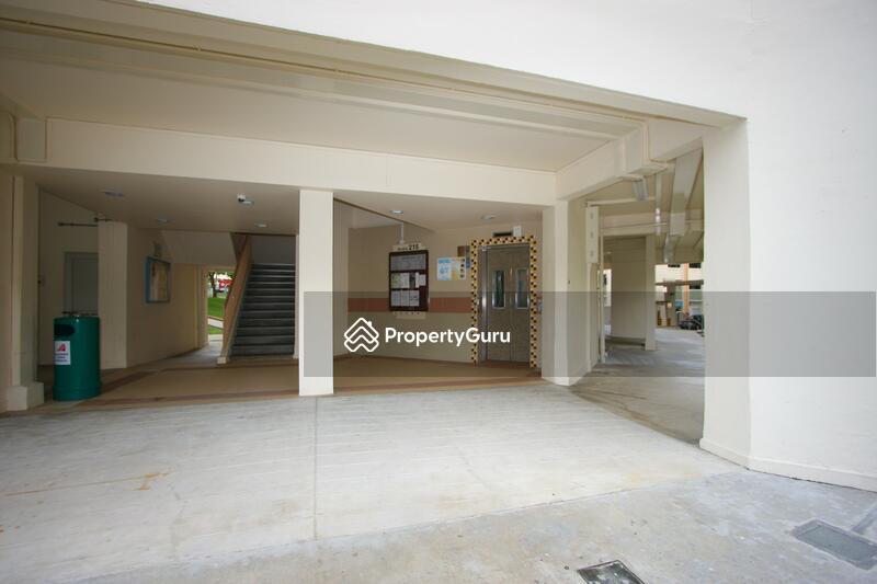 HDB Flat for Sale, 215 Serangoon Avenue 4, SGD 528,000 | 99-year lease