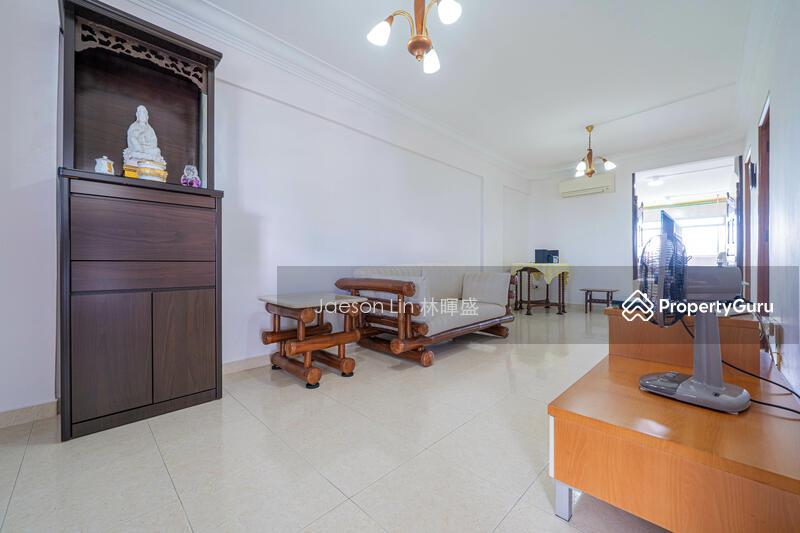HDB Flat for Sale, 215 Serangoon Avenue 4, SGD 528,000 | 99-year lease