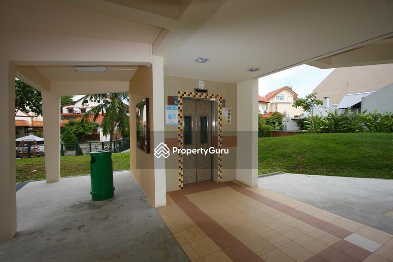 HDB Flat for Sale, 215 Serangoon Avenue 4, SGD 528,000 | 99-year lease