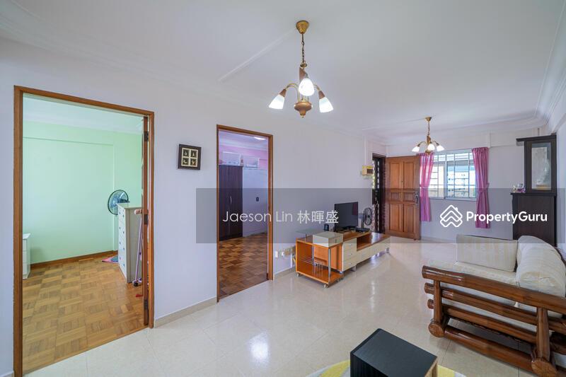 HDB Flat for Sale, 215 Serangoon Avenue 4, SGD 528,000 | 99-year lease