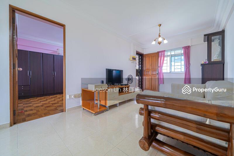 HDB Flat for Sale, 215 Serangoon Avenue 4, SGD 528,000 | 99-year lease