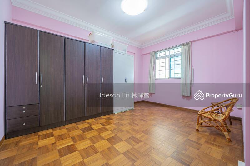 HDB Flat for Sale, 215 Serangoon Avenue 4, SGD 528,000 | 99-year lease