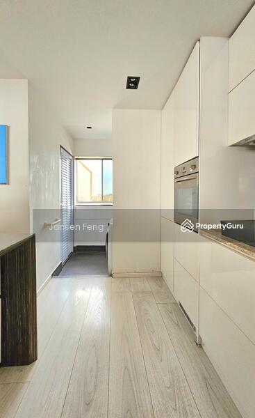 Prop-GPT: HDB Flat: D22  322A Jurong East Street 31