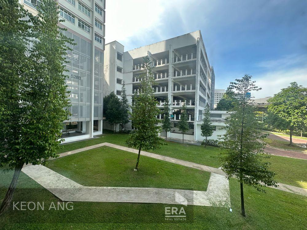 HDB - 3 room for Sale, Pasir Ris Street 51 526A Pasir Ris Street 51, SGD 700,000 | Leasehold