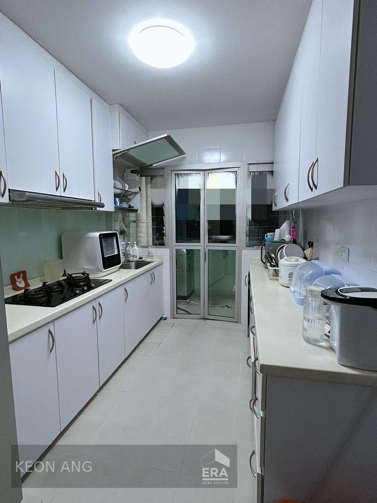 HDB - 3 room for Sale, Pasir Ris Street 51 526A Pasir Ris Street 51, SGD 700,000 | Leasehold