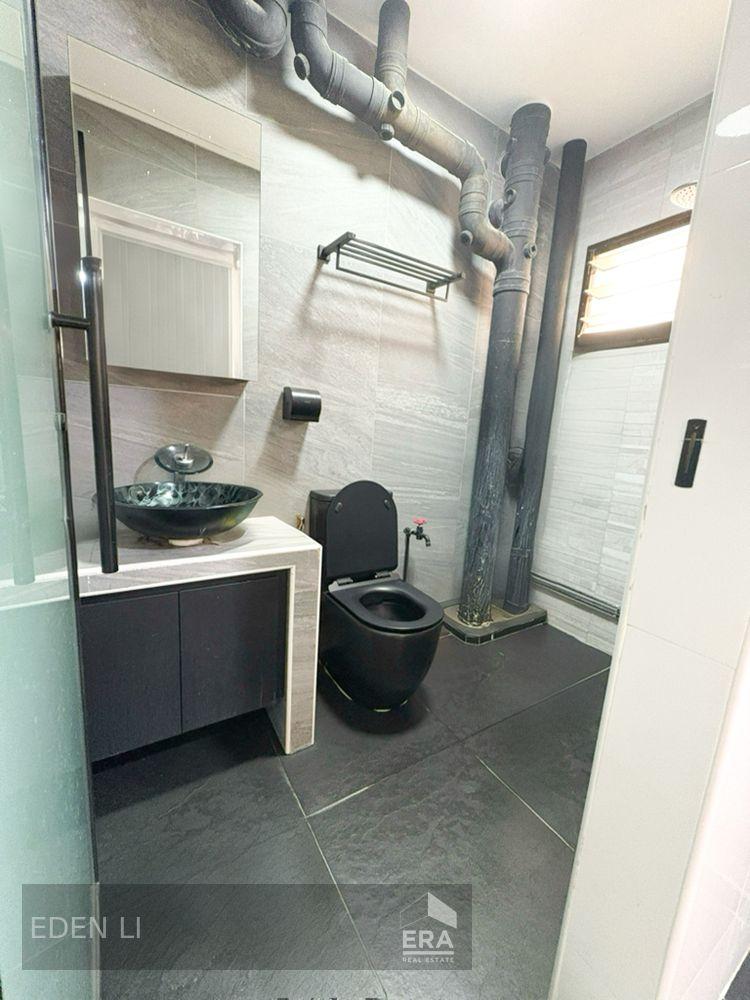 HDB - 3 room for Sale, Tampines Street 71 715 Tampines Street 71, SGD 700,000 | Leasehold