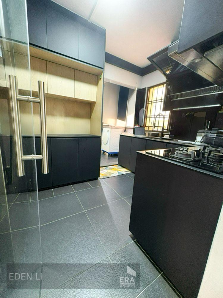 HDB - 3 room for Sale, Tampines Street 71 715 Tampines Street 71, SGD 700,000 | Leasehold