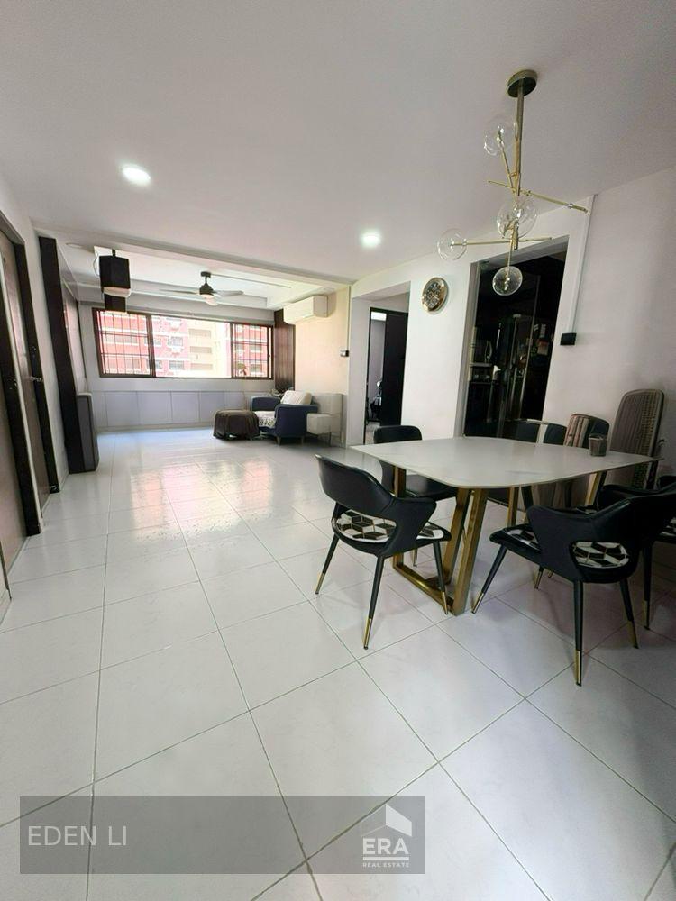 HDB - 3 room for Sale, Tampines Street 71 715 Tampines Street 71, SGD 700,000 | Leasehold