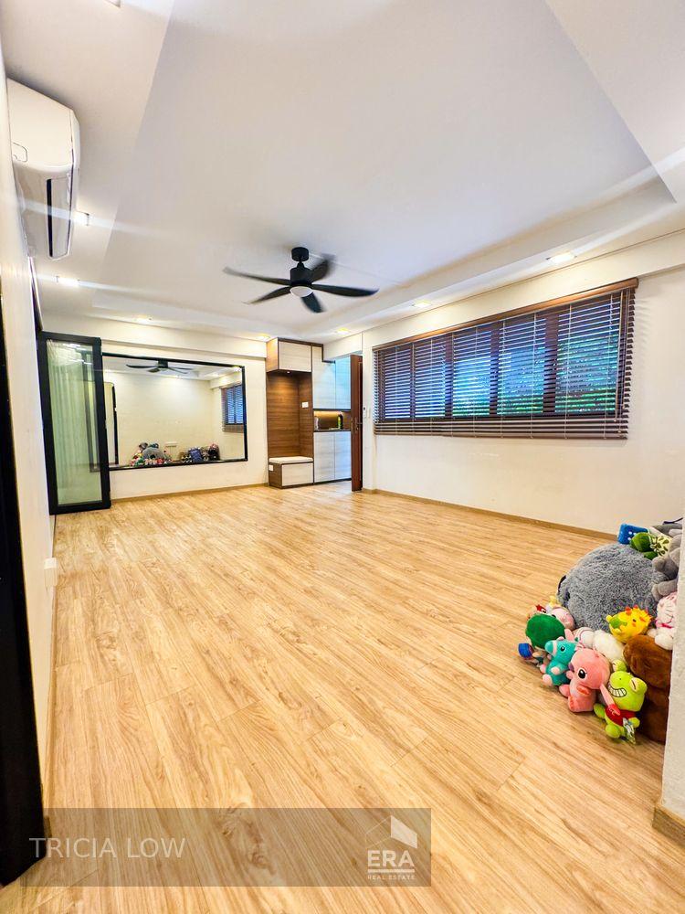 Prop-GPT: HDB - 3 room:   Hougang Avenue 6 520 Hougang Avenue 6 For Sale