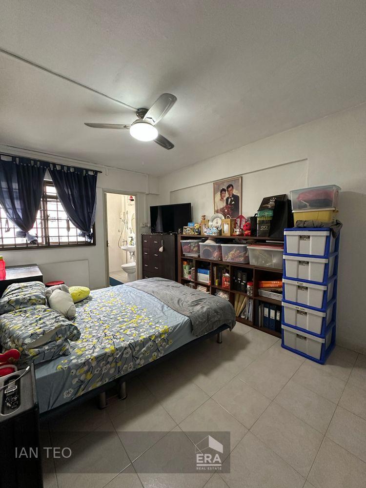 HDB - 3 room for Sale, Yishun Street 22 272 Yishun Street 22, SGD 490,000 | Leasehold