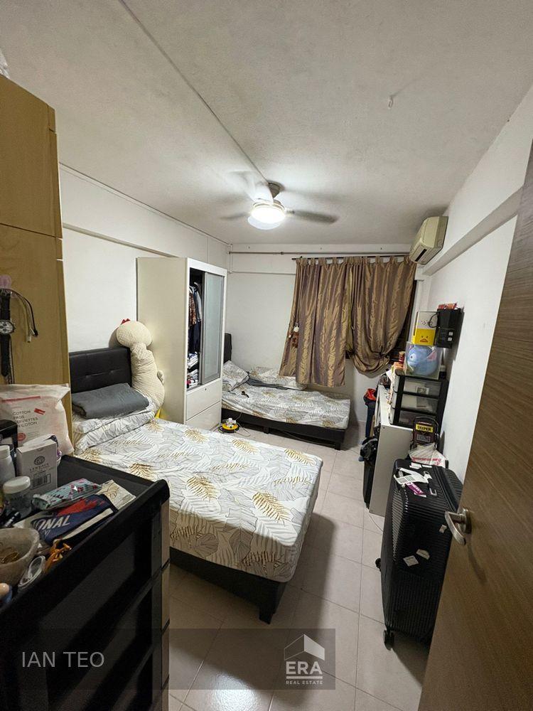 HDB - 3 room for Sale, Yishun Street 22 272 Yishun Street 22, SGD 490,000 | Leasehold