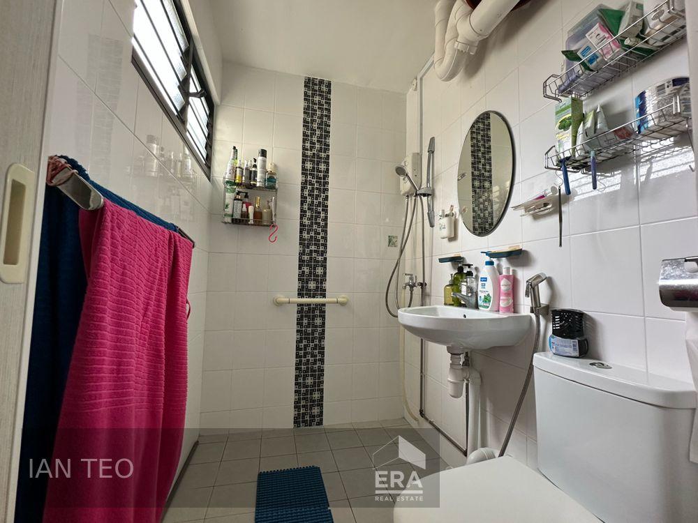 HDB - 3 room for Sale, Yishun Street 22 272 Yishun Street 22, SGD 490,000 | Leasehold
