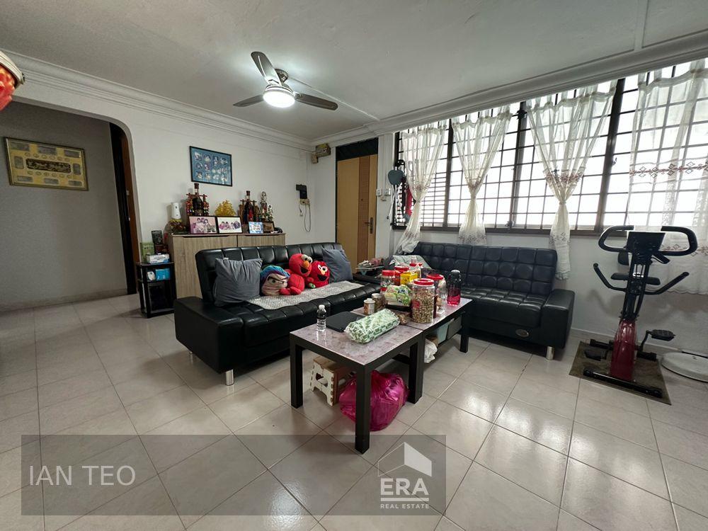 HDB - 3 room for Sale, Yishun Street 22 272 Yishun Street 22, SGD 490,000 | Leasehold