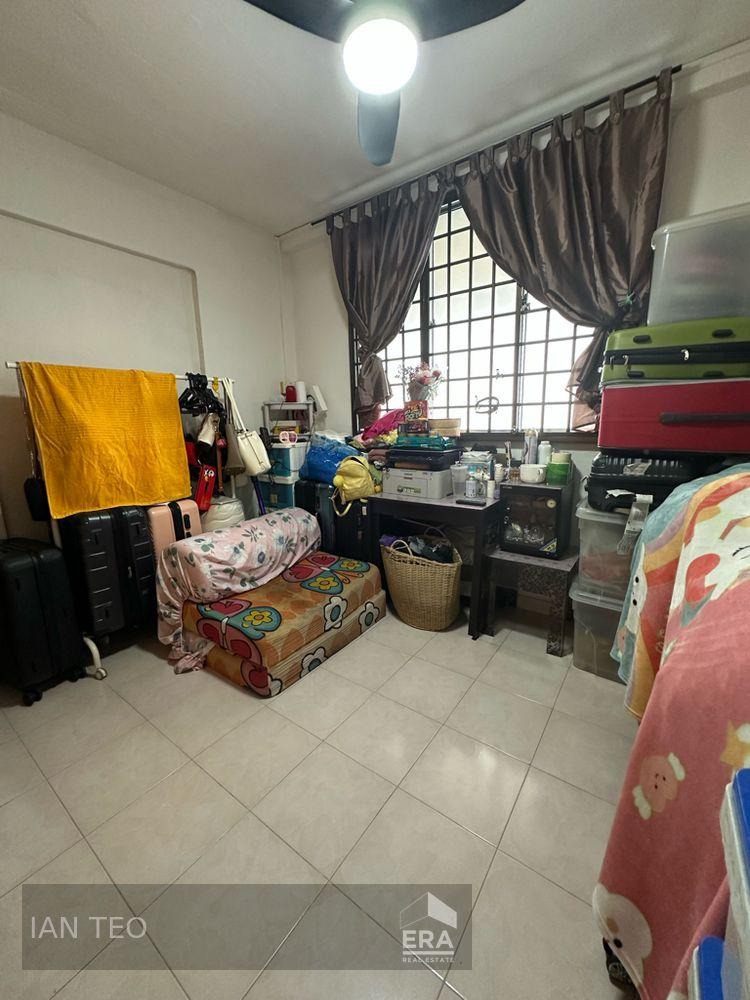 HDB - 3 room for Sale, Yishun Street 22 272 Yishun Street 22, SGD 490,000 | Leasehold