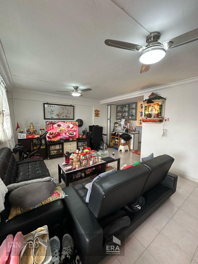 HDB - 3 room for Sale, Yishun Street 22 272 Yishun Street 22, SGD 490,000 | Leasehold