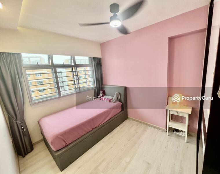 HDB Flat for Sale, 677B Yishun Ring Road, SGD 800,000 | 99-year lease