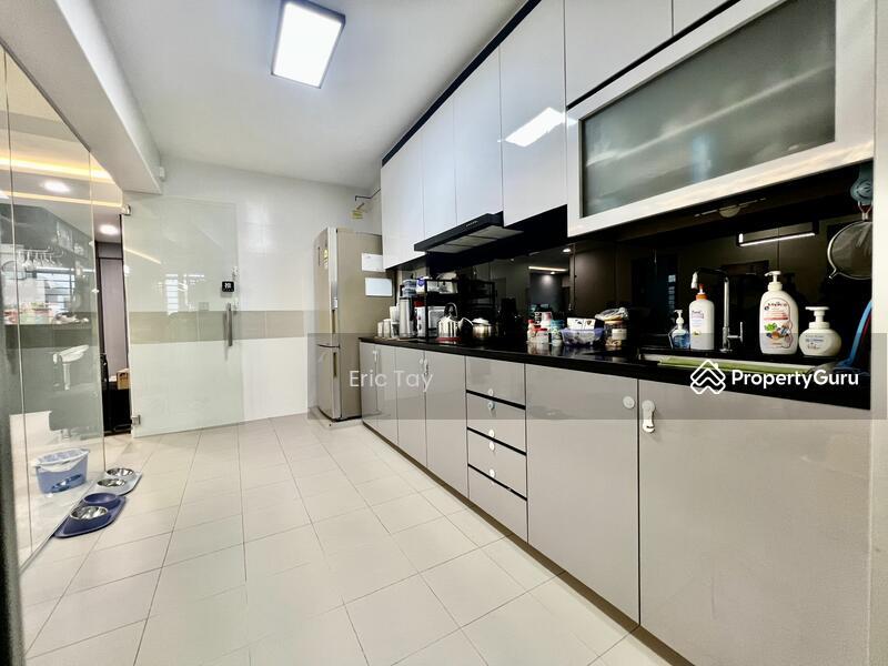 HDB Flat for Sale, 677B Yishun Ring Road, SGD 800,000 | 99-year lease