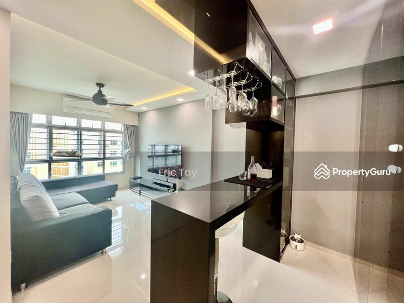 HDB Flat for Sale, 677B Yishun Ring Road, SGD 800,000 | 99-year lease