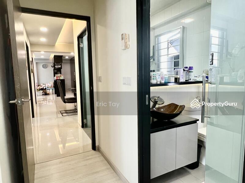 HDB Flat for Sale, 677B Yishun Ring Road, SGD 800,000 | 99-year lease