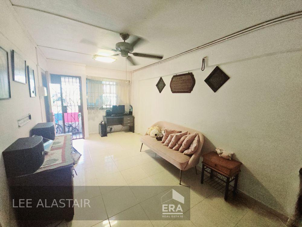 HDB - 2 room for Sale, Ang Mo Kio Avenue 4 156 Ang Mo Kio Avenue 4, SGD 390,000 | Leasehold