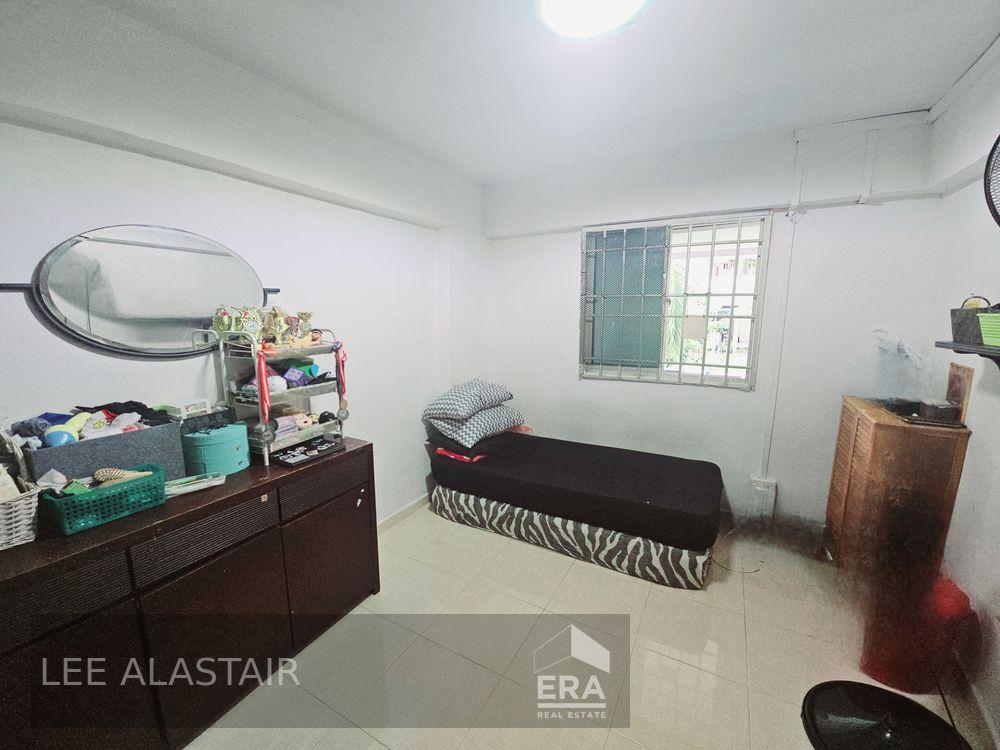 HDB - 2 room for Sale, Ang Mo Kio Avenue 4 156 Ang Mo Kio Avenue 4, SGD 390,000 | Leasehold