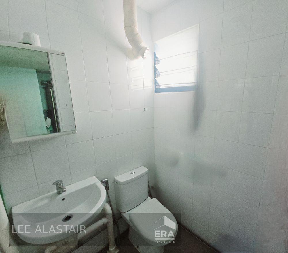 HDB - 2 room for Sale, Ang Mo Kio Avenue 4 156 Ang Mo Kio Avenue 4, SGD 390,000 | Leasehold