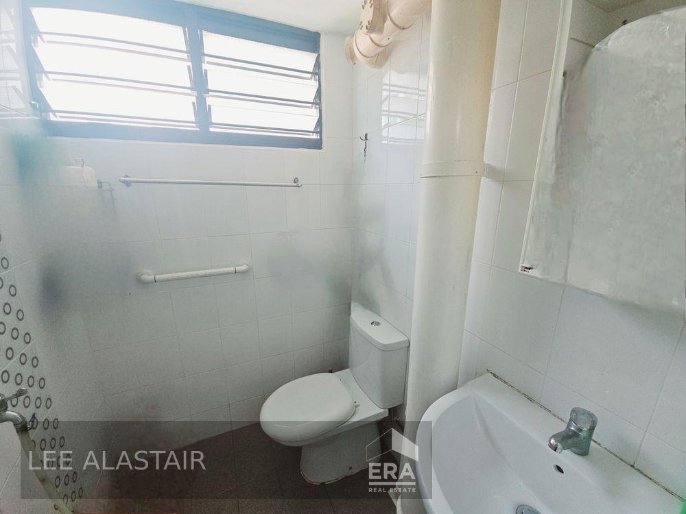 HDB - 2 room for Sale, Ang Mo Kio Avenue 4 156 Ang Mo Kio Avenue 4, SGD 390,000 | Leasehold