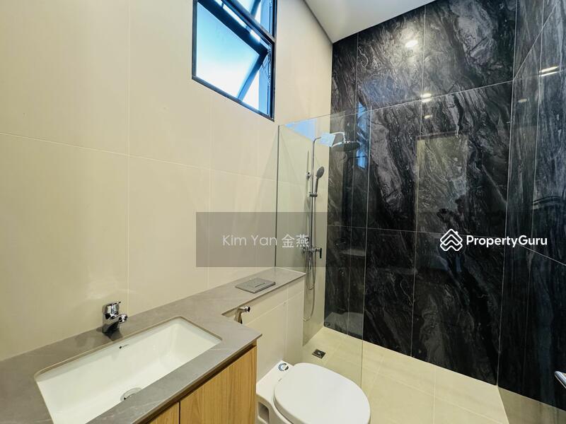 Corner Terrace for Sale: D16, 489401