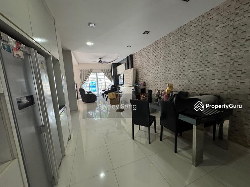 Prop-GPT: Terrace: D15  7 Karikal Lane for Sale: Charming Inter-Terrace Home