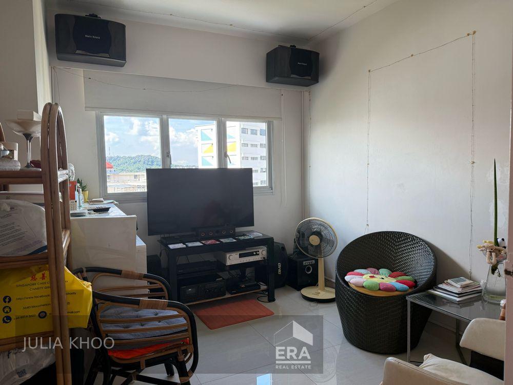 HDB - 2 room for Sale, Fajar Road 442B Fajar Road, SGD 520,000 | Leasehold