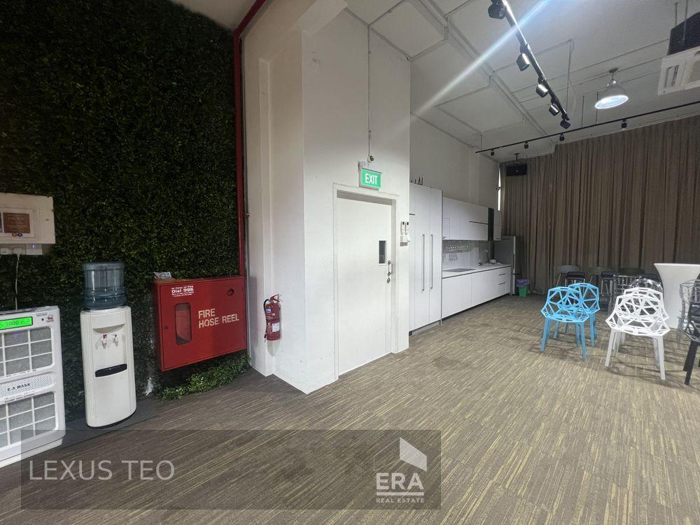 Prop-GPT: Factory:   Kaki Bukit Avenue 1 Shun Li Industrial Park For Sale