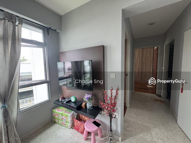 HDB Flat for Sale, 673A Edgefield Plains, SGD 500,000 | 99-year lease