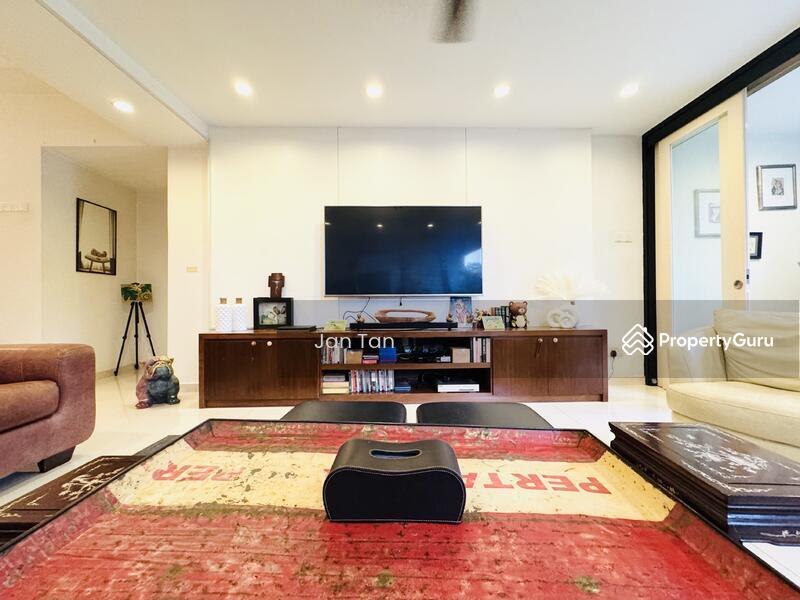 Prop-GPT: Condominium: D21  Clementi Park