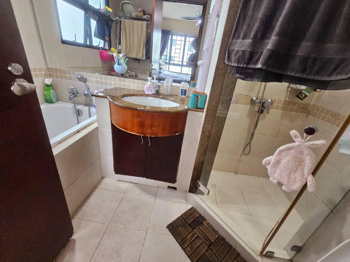 Condominium for Sale, Woodsvale Condominium For Sale, $1,280,000, 3 Bed 3 Bath 1,281 sqft $999.00 psf, SGD 1,280,000 | 99-year Leasehold