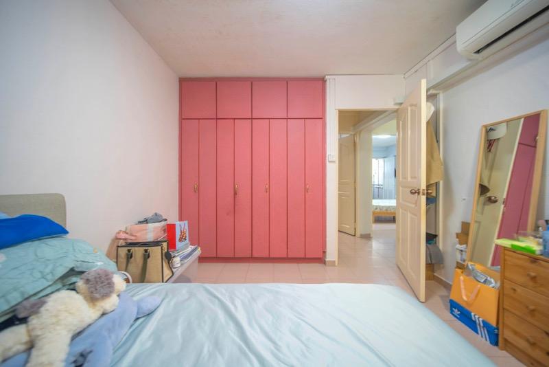 HDB Apartment for Sale, 43 Lengkok Bahru HDB Apartment For Sale, $668,000, 3 Bed 2 Bath 904 sqft $739.00 psf, SGD 668,000 | 99-year Leasehold