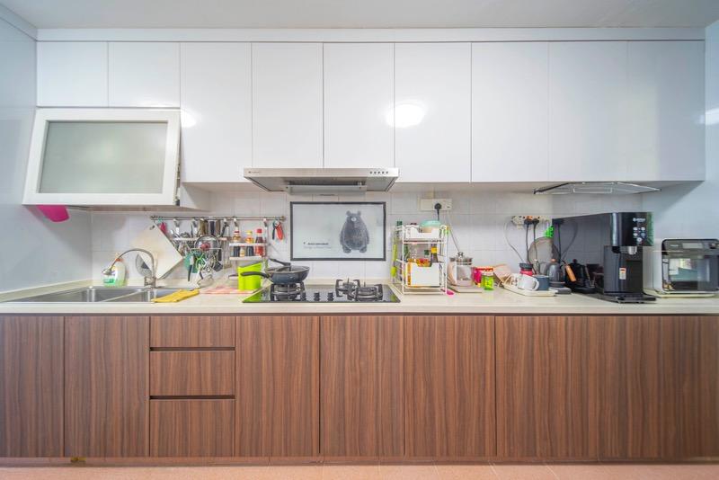 HDB Apartment for Sale, 43 Lengkok Bahru HDB Apartment For Sale, $668,000, 3 Bed 2 Bath 904 sqft $739.00 psf, SGD 668,000 | 99-year Leasehold
