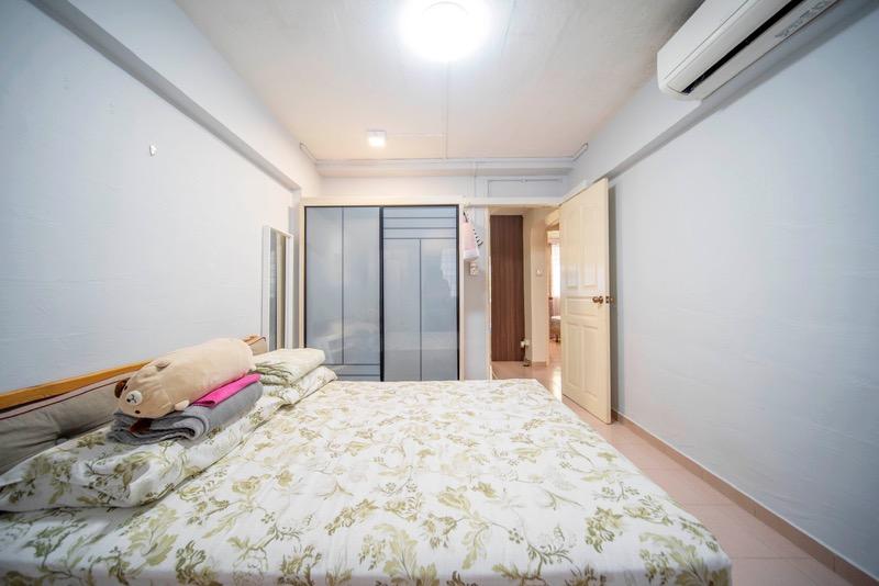 HDB Apartment for Sale, 43 Lengkok Bahru HDB Apartment For Sale, $668,000, 3 Bed 2 Bath 904 sqft $739.00 psf, SGD 668,000 | 99-year Leasehold