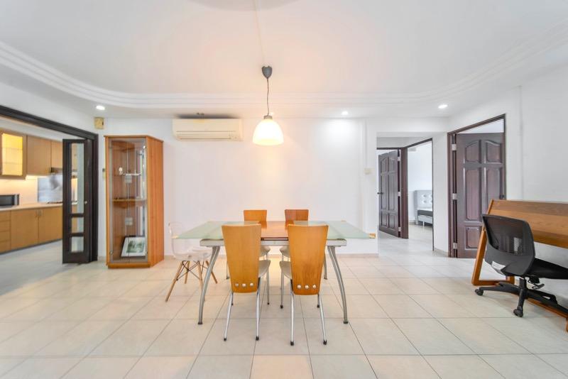 HDB Apartment for Sale, 177 Lompang Road HDB Apartment For Sale, $800,000, 3 Bed 2 Bath 1,184 sqft $676.00 psf, SGD 800,000 | 99-year Leasehold