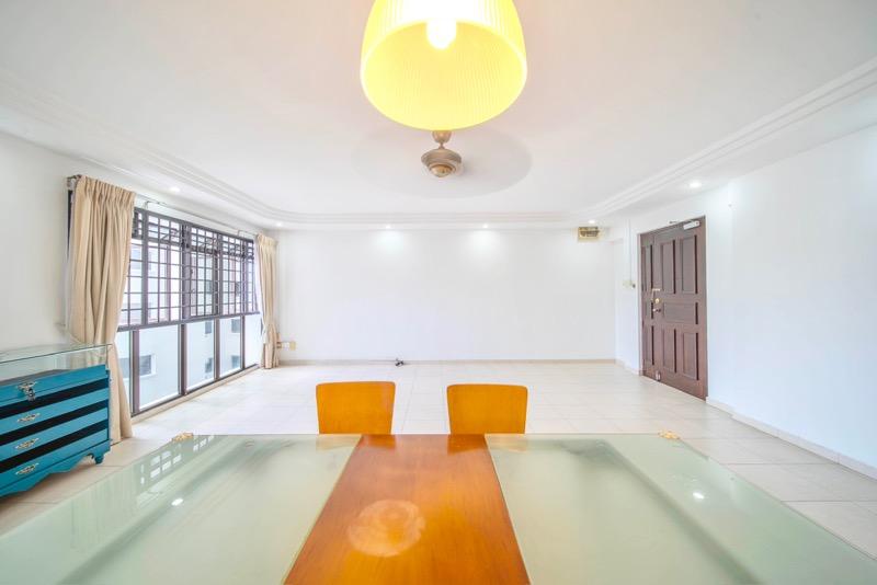 HDB Apartment for Sale, 177 Lompang Road HDB Apartment For Sale, $800,000, 3 Bed 2 Bath 1,184 sqft $676.00 psf, SGD 800,000 | 99-year Leasehold