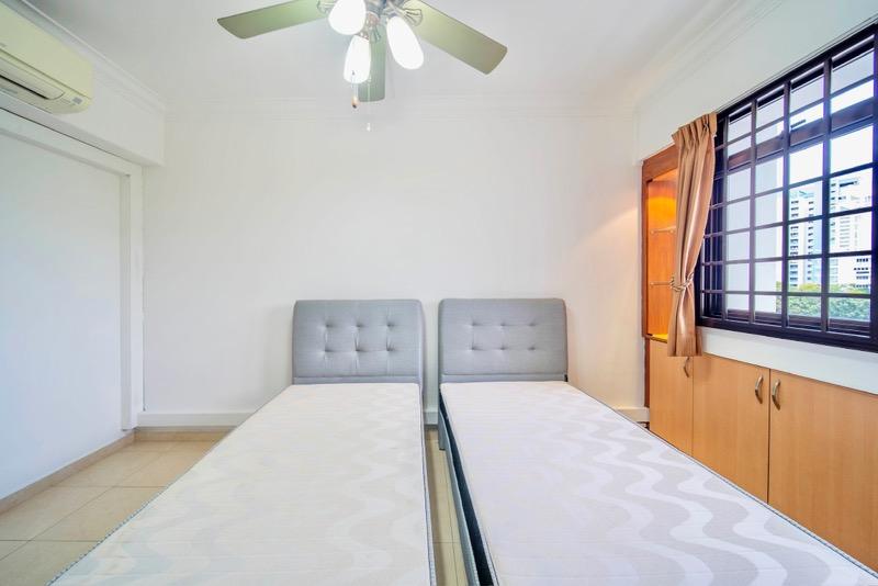 HDB Apartment for Sale, 177 Lompang Road HDB Apartment For Sale, $800,000, 3 Bed 2 Bath 1,184 sqft $676.00 psf, SGD 800,000 | 99-year Leasehold