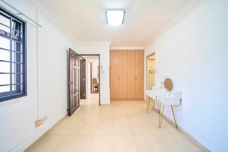 HDB Apartment for Sale, 177 Lompang Road HDB Apartment For Sale, $800,000, 3 Bed 2 Bath 1,184 sqft $676.00 psf, SGD 800,000 | 99-year Leasehold
