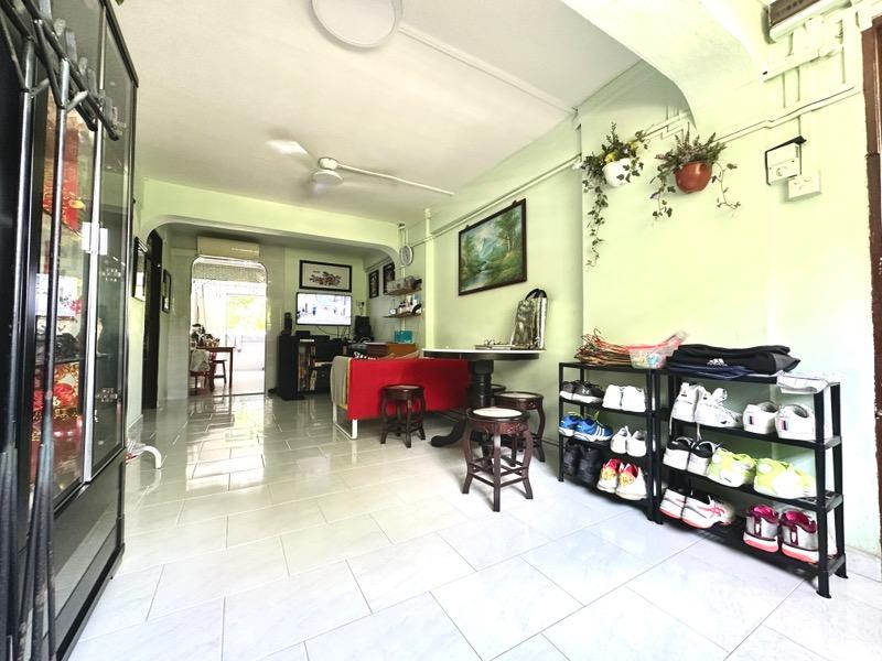 Prop-GPT: HDB Apartment: D04  42 Telok Blangah Rise