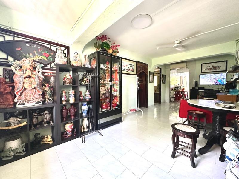 HDB Apartment for Sale, 42 Telok Blangah Rise HDB Apartment For Sale, $400,000, 2 Bed 1 Bath 753 sqft $531.00 psf, SGD 400,000 | 99-year Leasehold