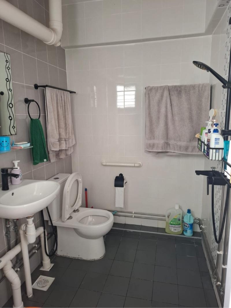 HDB Apartment for Sale, block 117 Bukit Batok West Ave 6 HDB Apartment For Sale, $808,000, 3 Bed 2 Bath 129 sqft $6,264.00 p, SGD 808,000 | 99-year Leasehold