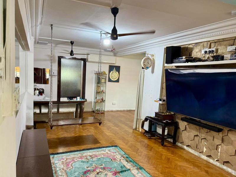HDB Apartment for Sale, 671 Hougang Avenue 8 HDB Apartment For Sale, $560,000, 3 Bed 2 Bath 1,119 sqft $500.00 psf, SGD 560,000 | 99-year Leasehold