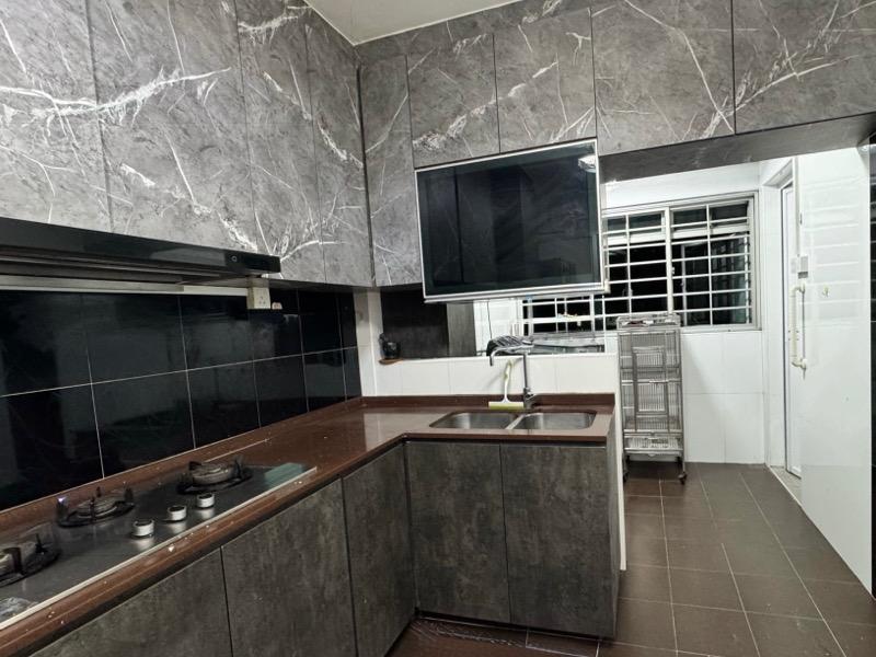 HDB Apartment for Sale, 671 Hougang Avenue 8 HDB Apartment For Sale, $560,000, 3 Bed 2 Bath 1,119 sqft $500.00 psf, SGD 560,000 | 99-year Leasehold