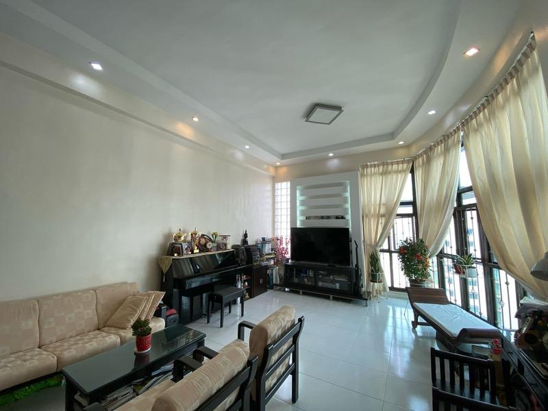 HDB Apartment for Sale, 652 Senja Link HDB Apartment For Sale, $930,000, 4 Bed 2 Bath 1,399 sqft $665.00 psf, SGD 930,000 | 99-year Leasehold