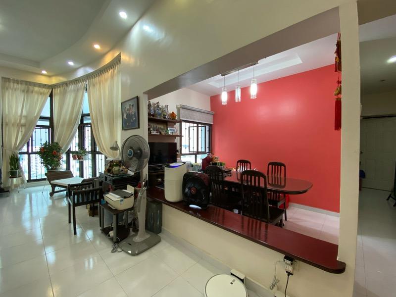 HDB Apartment for Sale, 652 Senja Link HDB Apartment For Sale, $930,000, 4 Bed 2 Bath 1,399 sqft $665.00 psf, SGD 930,000 | 99-year Leasehold